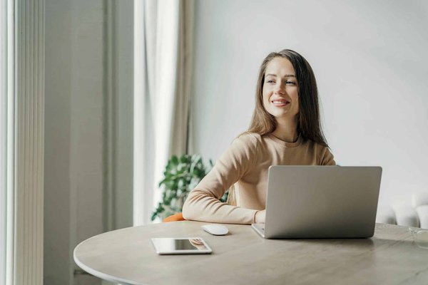 Comment créer une ambiance de café parisien chez vous?